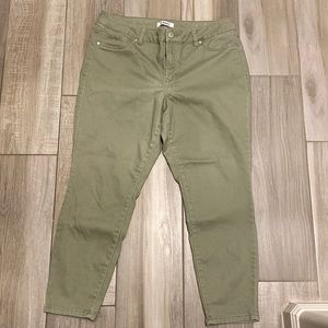 USED pants / D.jeans/ size 16W
Green skinny / good condition